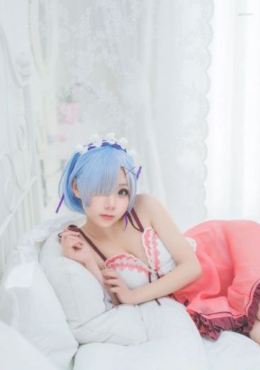 情侣奴伺候女王_免费在线观看