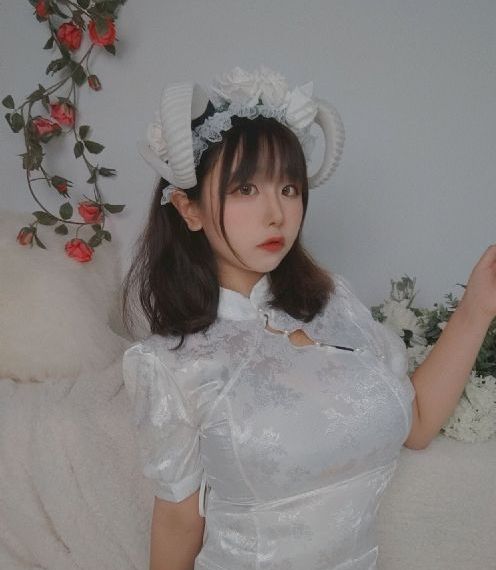 三攻一受4p肉调教太子视频_超清完整视频观看