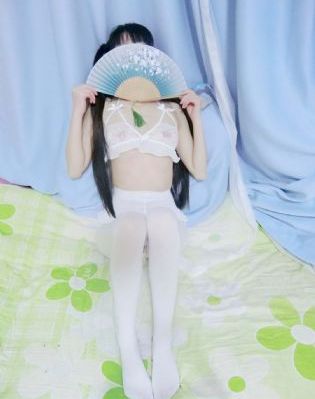 我把英语课代表按在桌子上抄_720完整视频观看